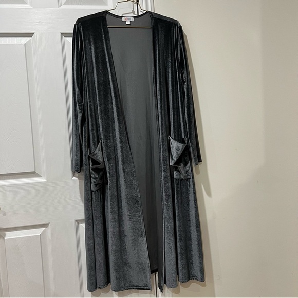 LuLaRoe Sweaters - Velvet Lularoe Size Large Grey Velvet Sarah Cardigan Long Duster With Pockets